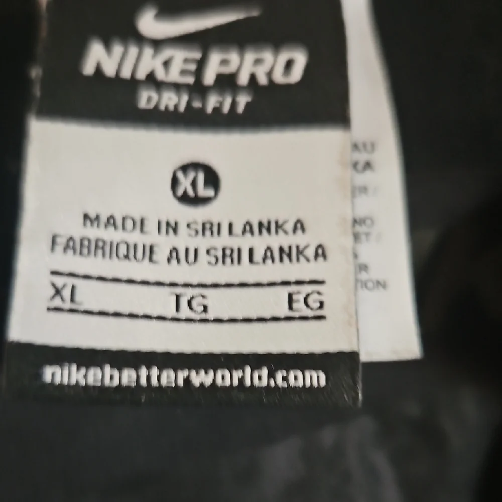 Nike Women's Black Leggings with White Logo And Snakeskin Print - Picture 2 of 5